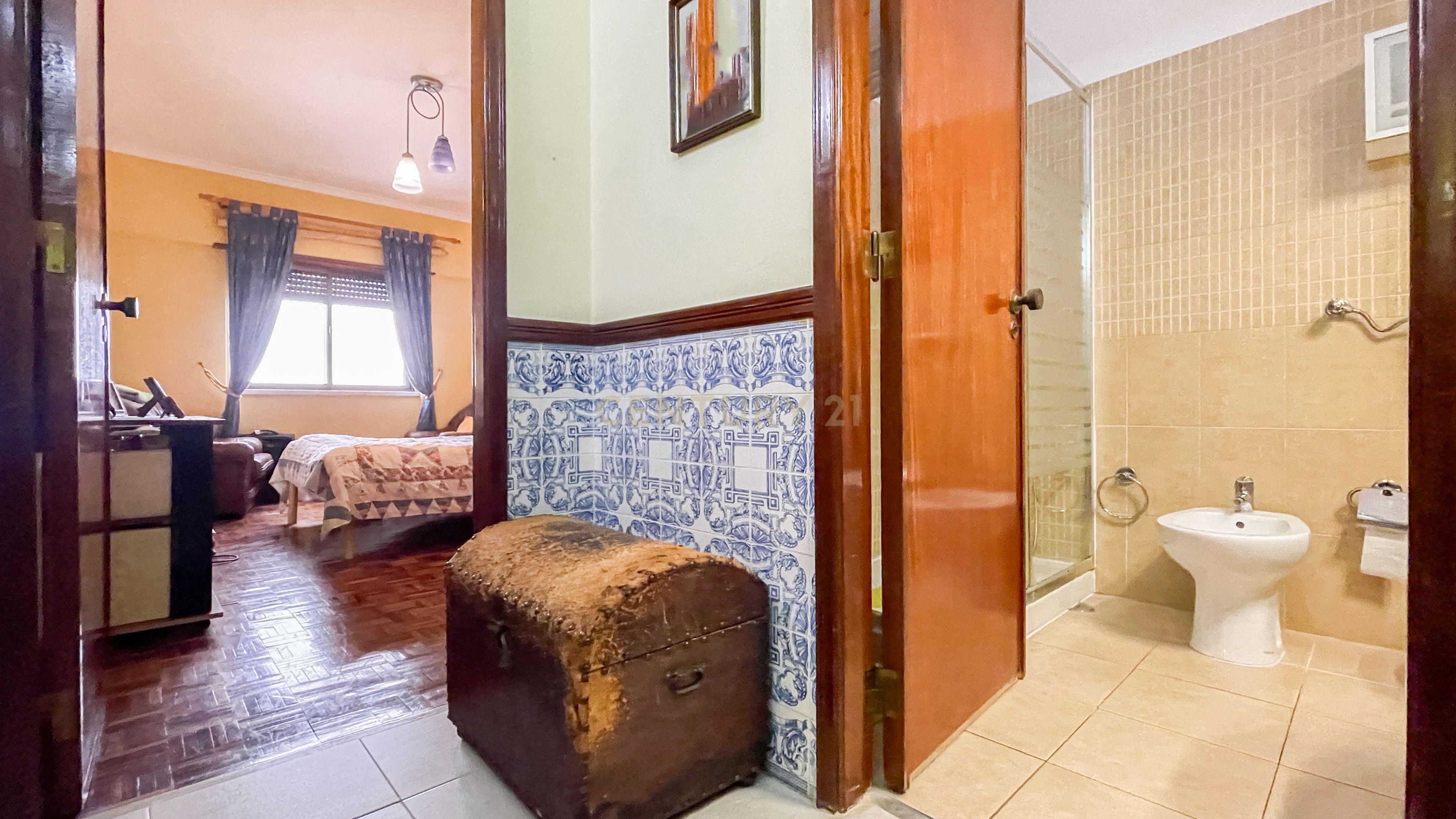 Apartamento T3 - Casal do Chapim - Odivelas - Garagem - Arrecadação - Image 12
